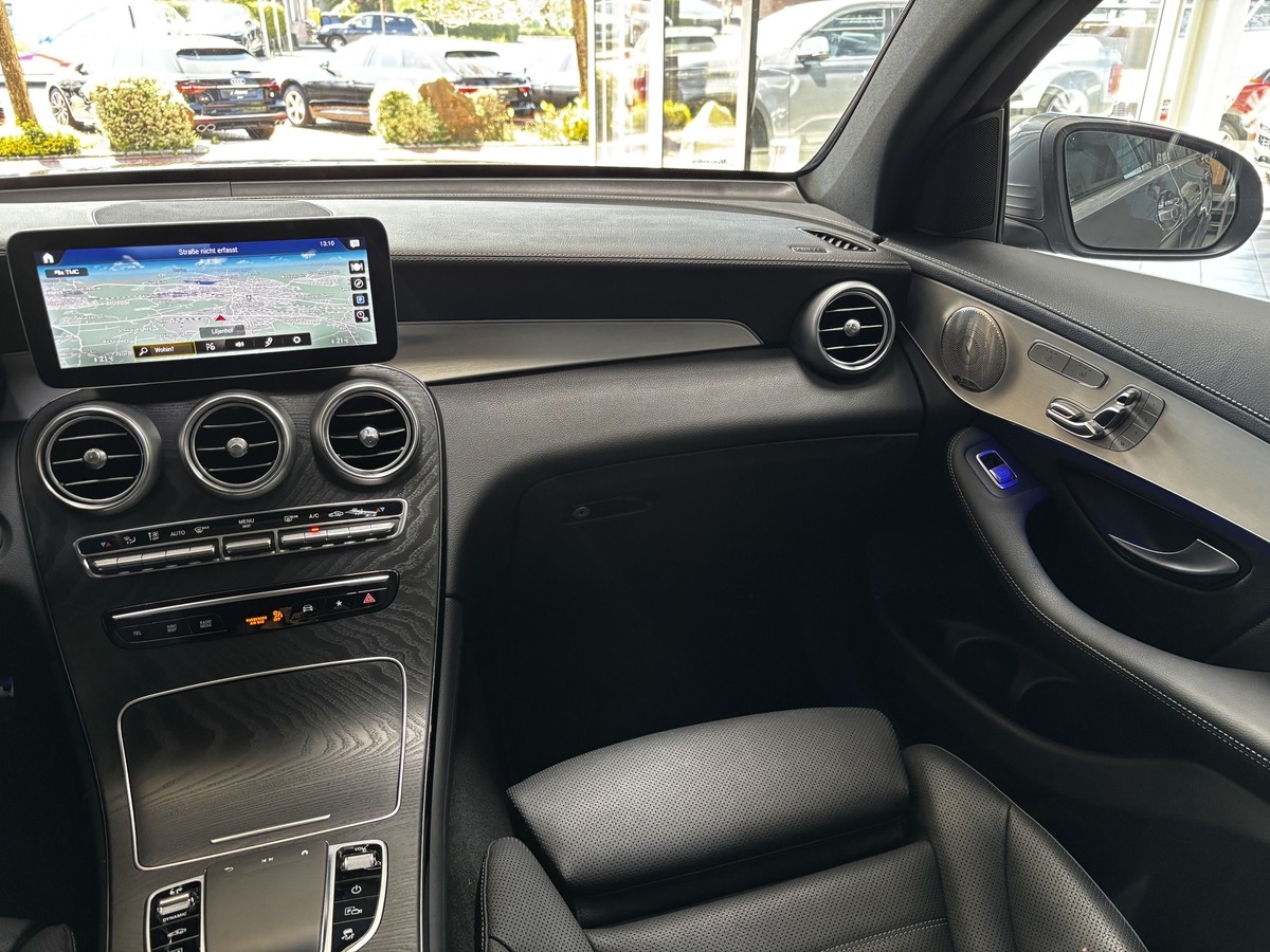 Mercedes-Benz GLC 300 d Coupé AMG 4M LED HUD Pano Distr+ Burmester 