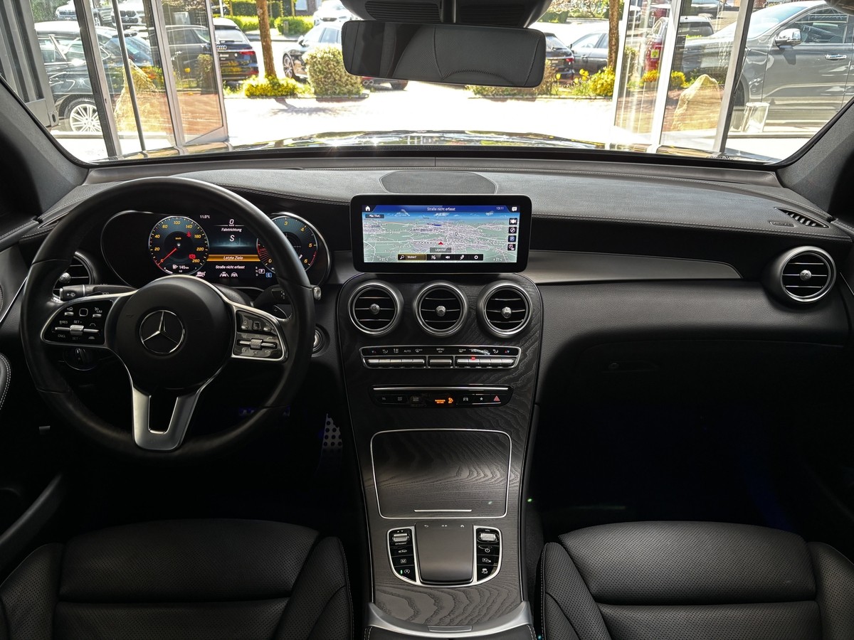 Mercedes-Benz GLC 300 d Coupé AMG 4M LED HUD Pano Distr+ Burmester 