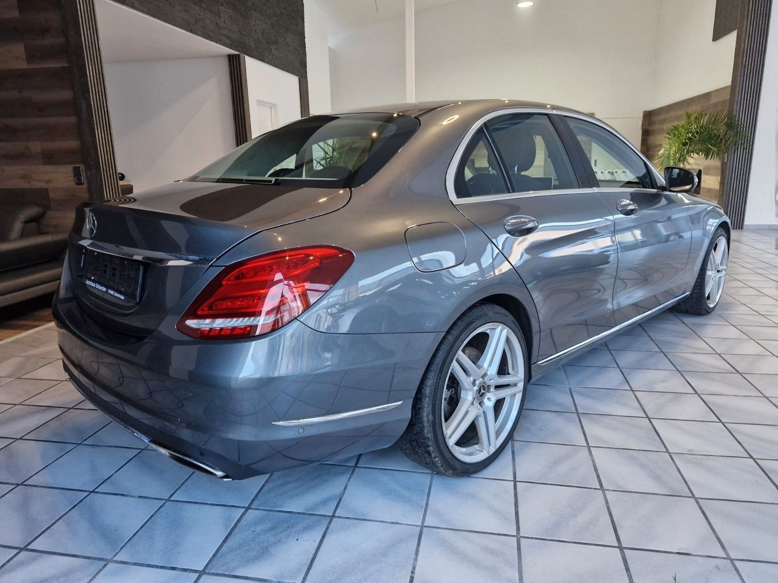 Mercedes-Benz C 300 Avantgarde*LED*SHZ*Navi*AHK*