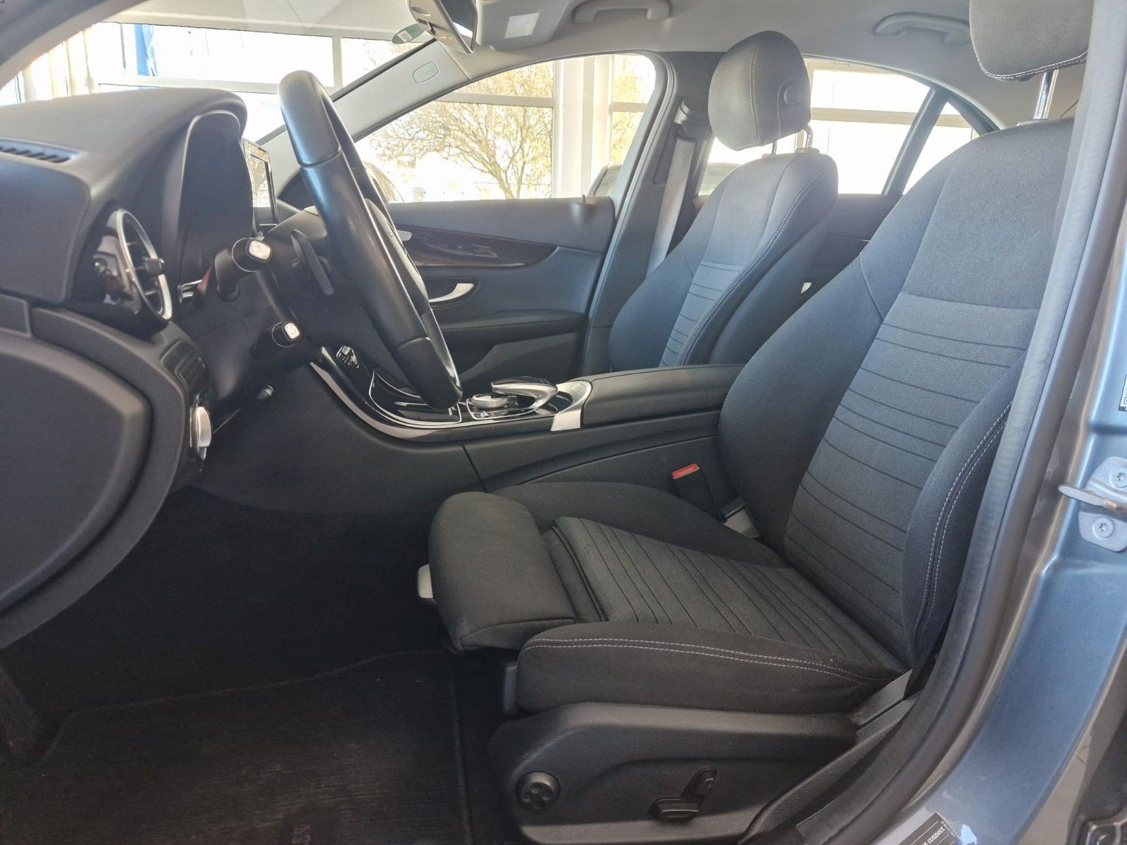 Mercedes-Benz C 300 Avantgarde*LED*SHZ*Navi*AHK*