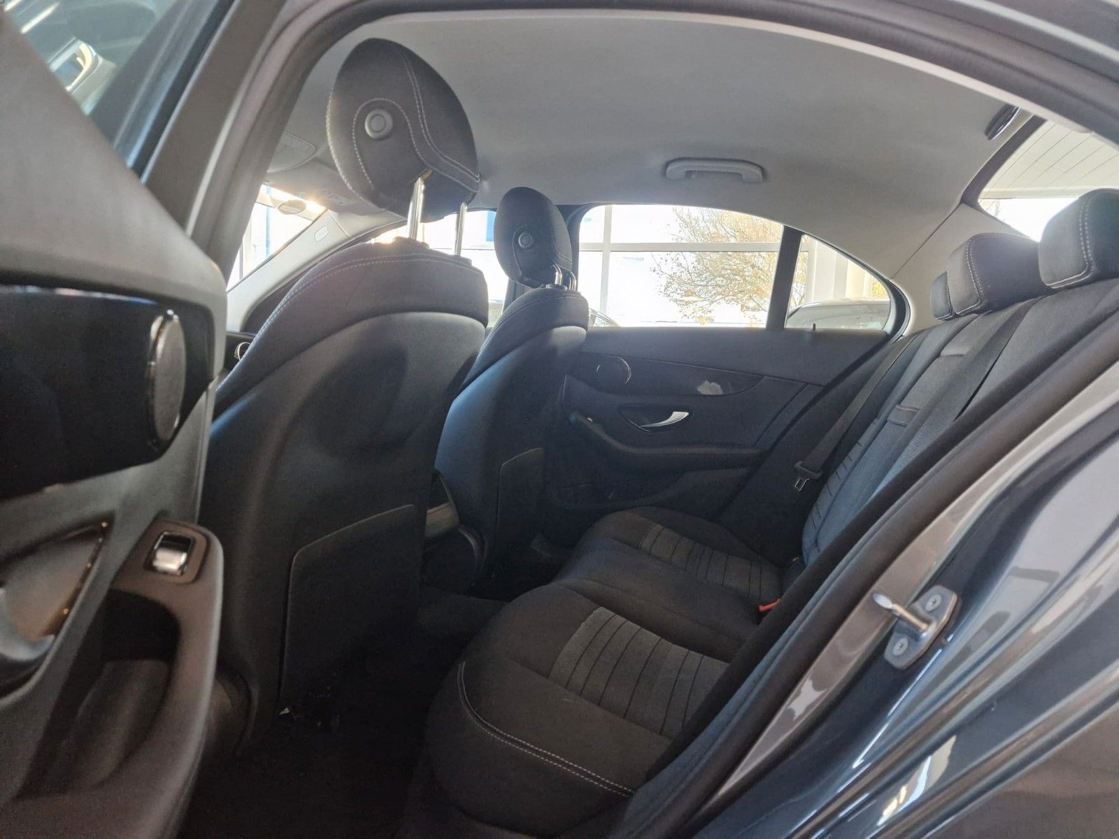 Mercedes-Benz C 300 Avantgarde*LED*SHZ*Navi*AHK*