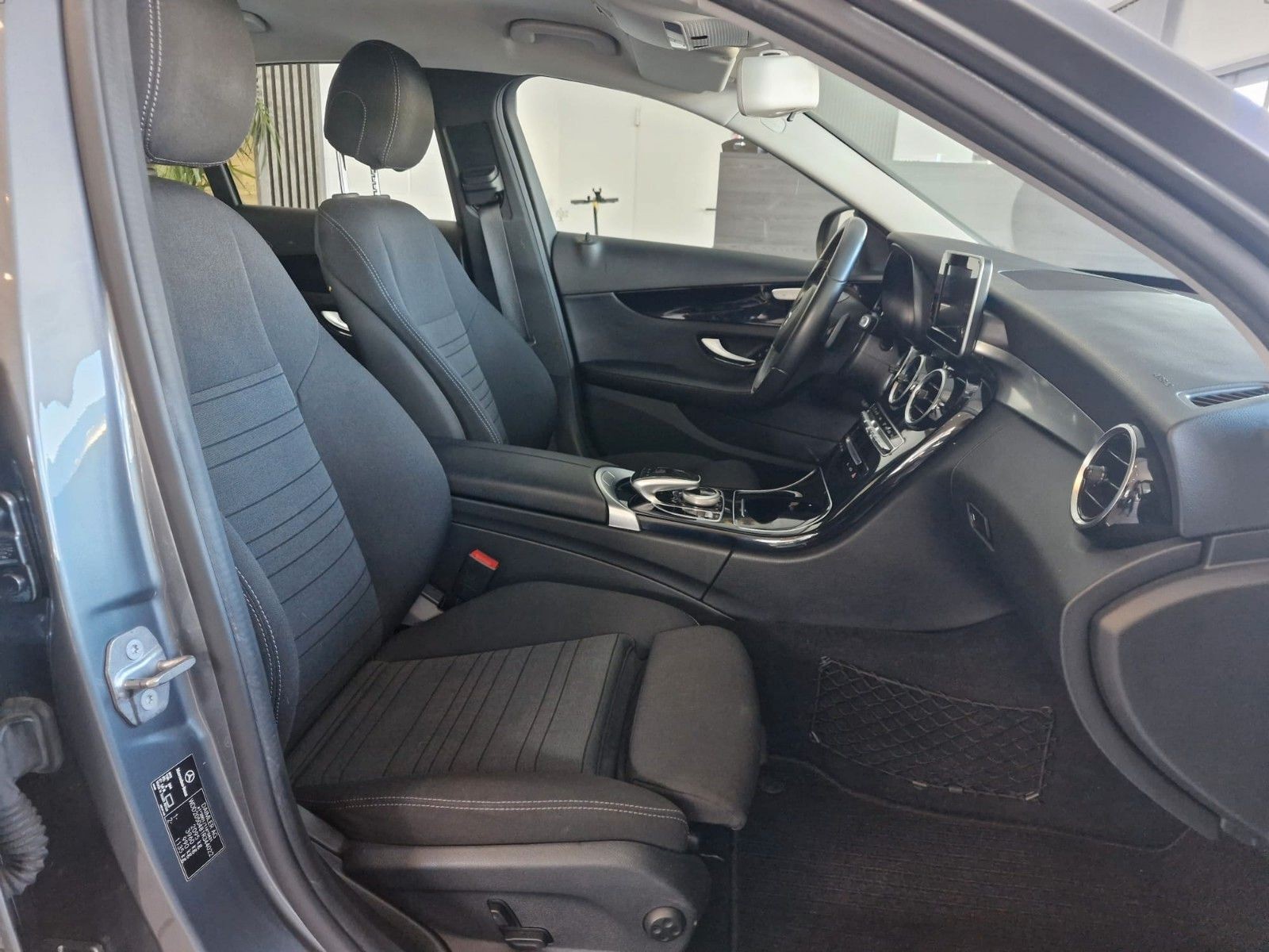 Mercedes-Benz C 300 Avantgarde*LED*SHZ*Navi*AHK*