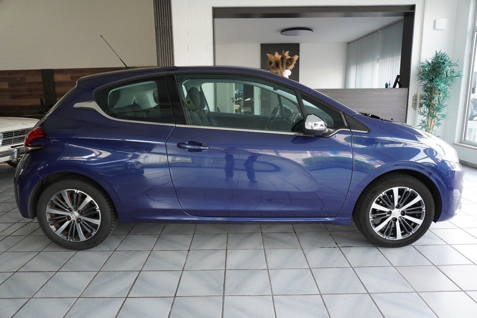 Peugeot 208 Allure*Navi*Sitzheizung*Temp*PDC*CarPlay*
