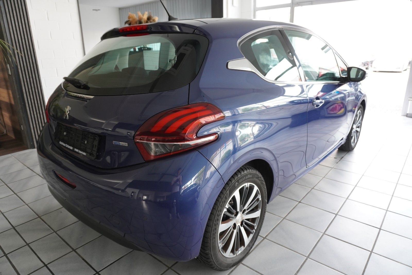 Peugeot 208 Allure*Navi*Sitzheizung*Temp*PDC*CarPlay*