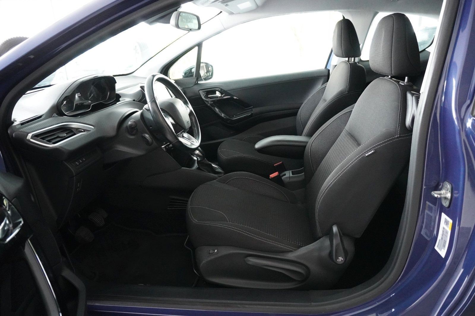 Peugeot 208 Allure*Navi*Sitzheizung*Temp*PDC*CarPlay*