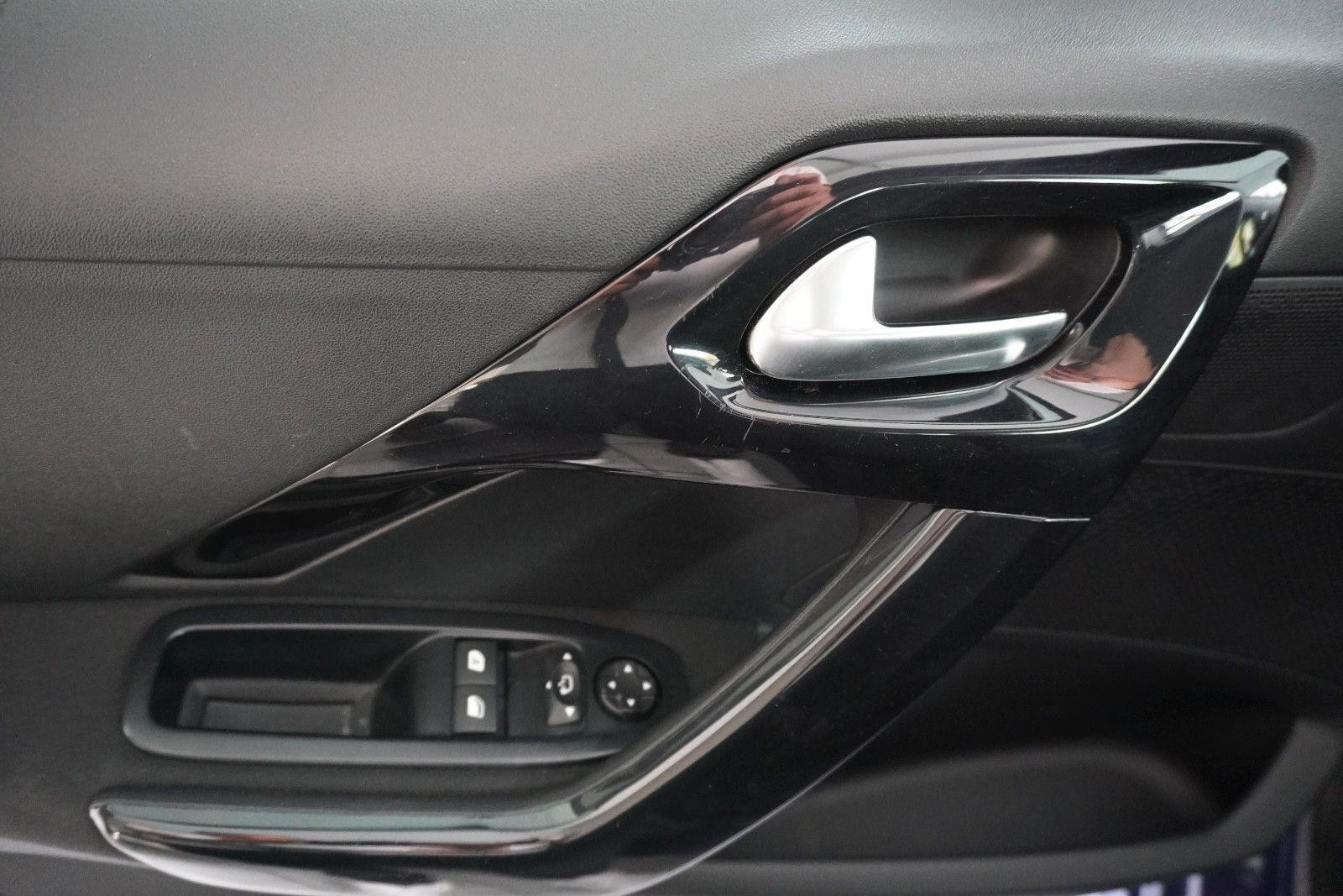 Peugeot 208 Allure*Navi*Sitzheizung*Temp*PDC*CarPlay*