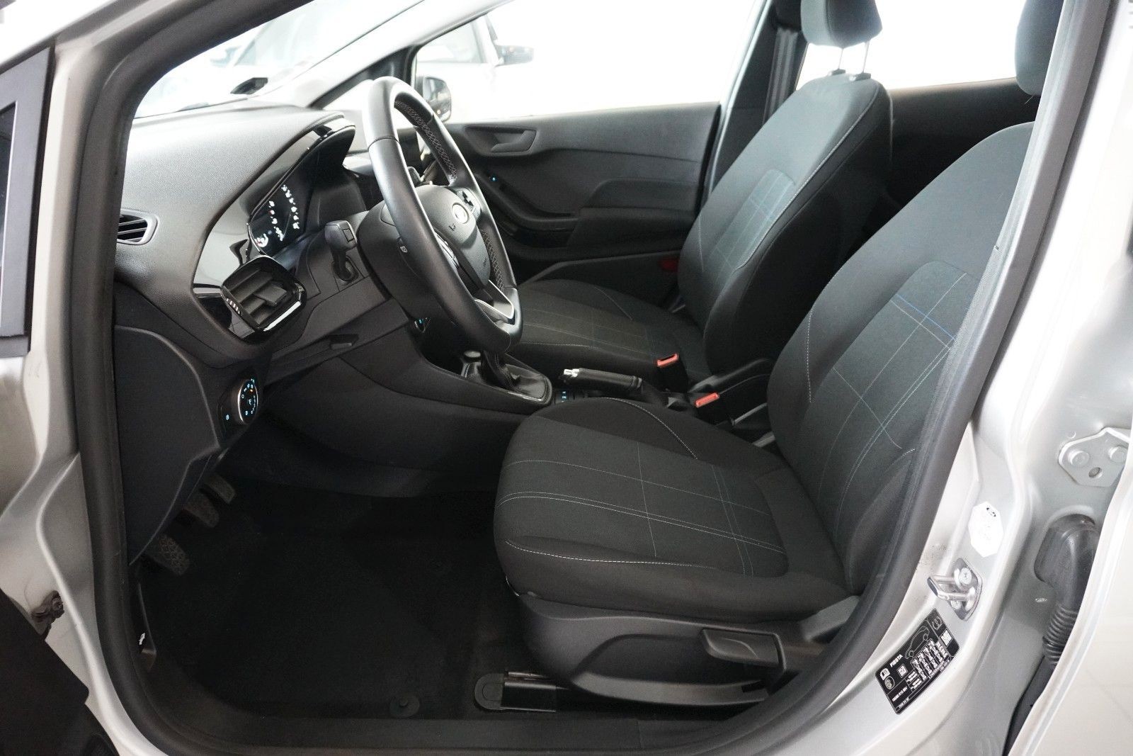 Ford Fiesta 1.1i *LED*SHZ*Temp*CarPlay*
