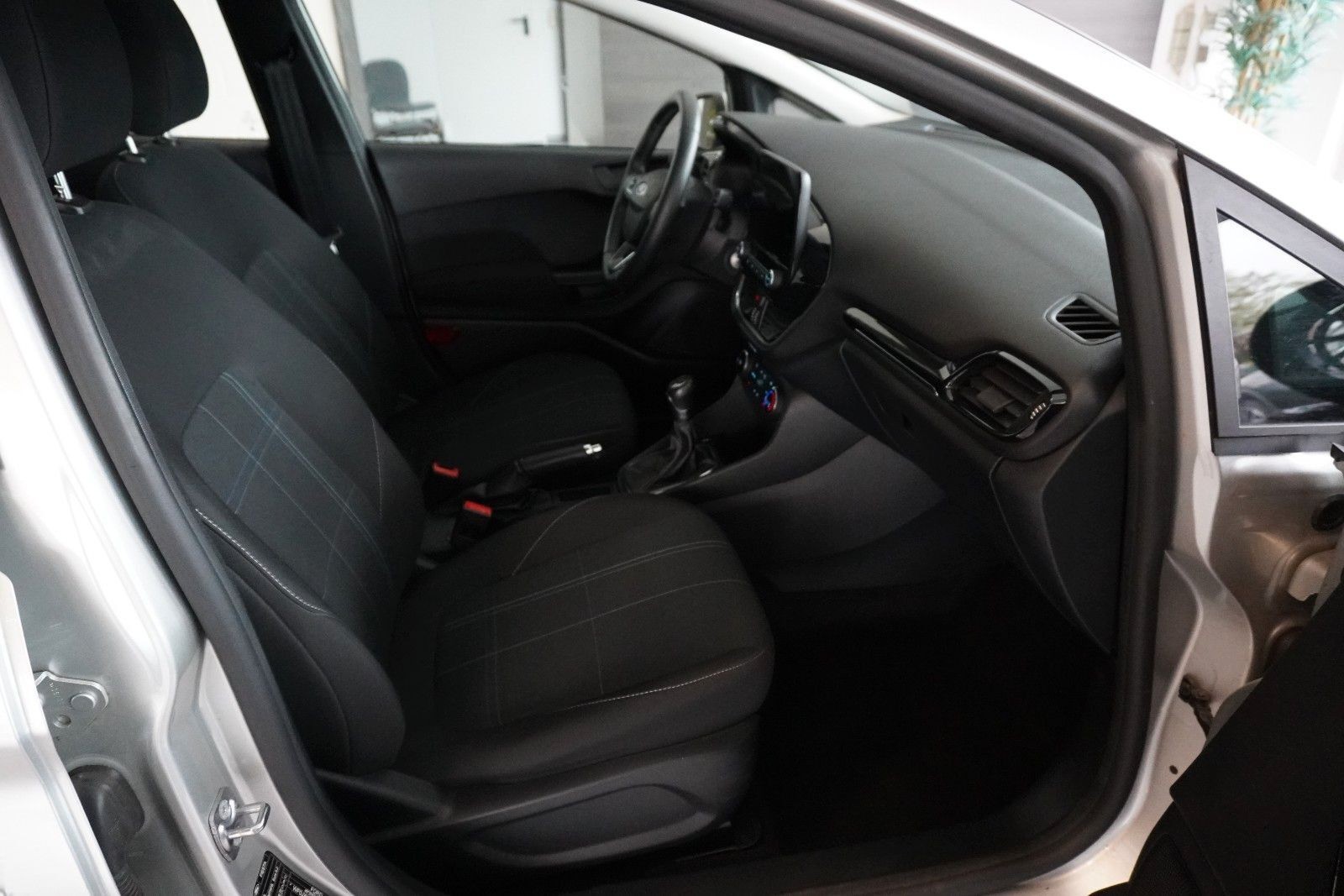 Ford Fiesta 1.1i *LED*SHZ*Temp*CarPlay*