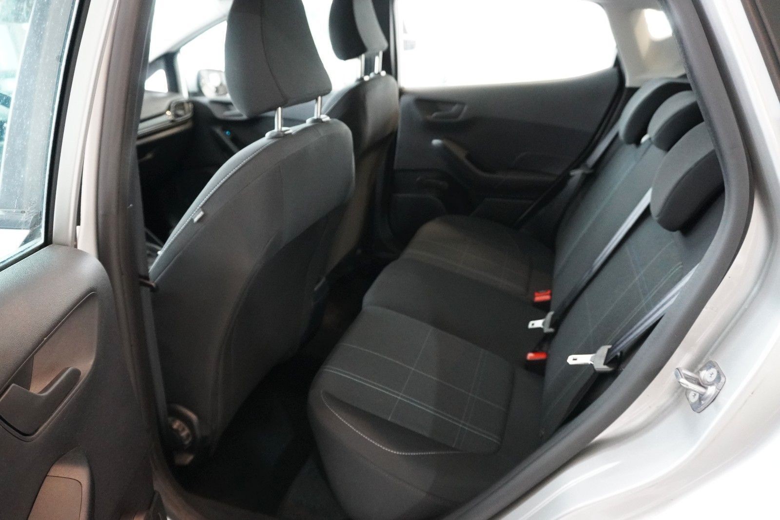 Ford Fiesta 1.1i *LED*SHZ*Temp*CarPlay*