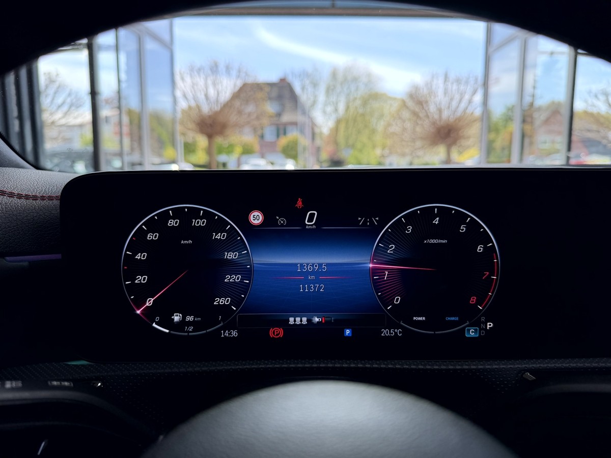 Mercedes-Benz CLA 180 AMG Line Advanced Plus LED MBUX R.Cam 