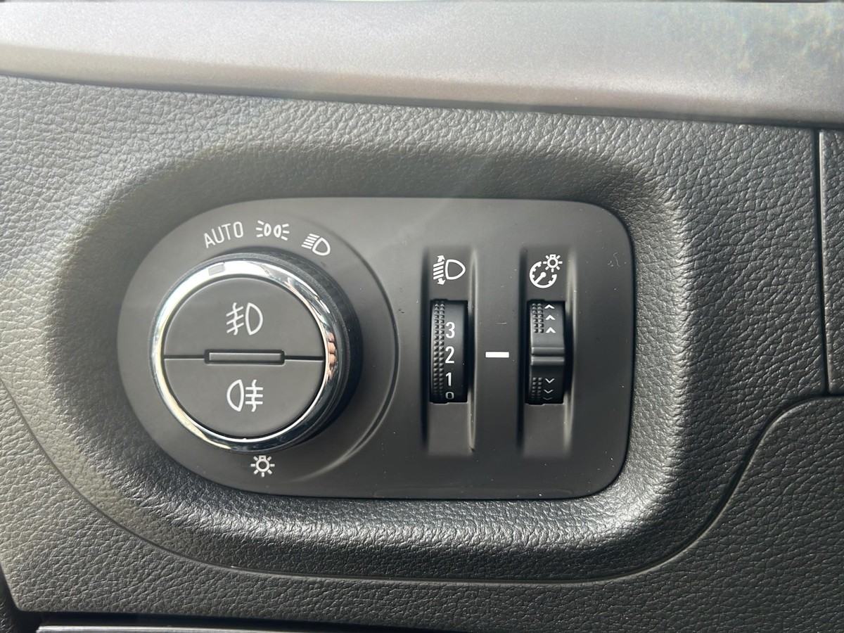 Opel Astra K 1.5 D Edition *LED*SHZ*LRH*RFK*NAVI