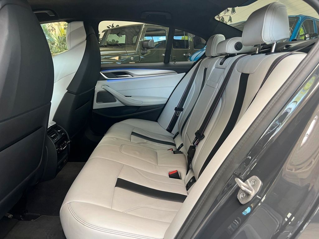 BMW M5 Competition*HK*MERINO*LASERLICHT*ACC*SOFT