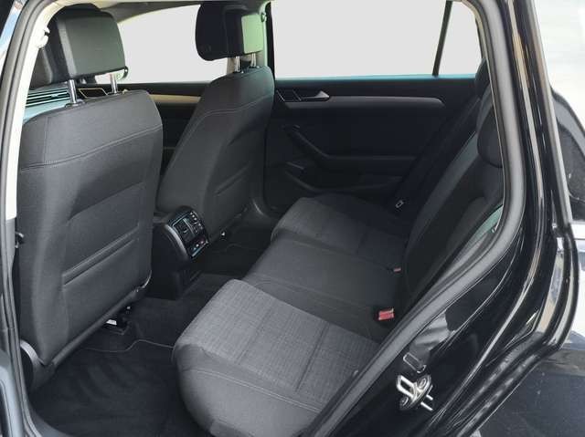 Volkswagen Passat Variant 2.0 TDI DSG Business AHK NAVI LED
