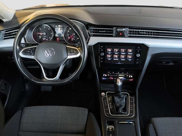 Volkswagen Passat Variant 2.0 TDI DSG Business AHK NAVI LED