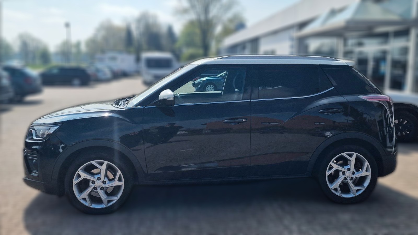 Ssangyong Tivoli 1,5 l Benziner  FIZZ AHK KAMERA S/W RÄDER
