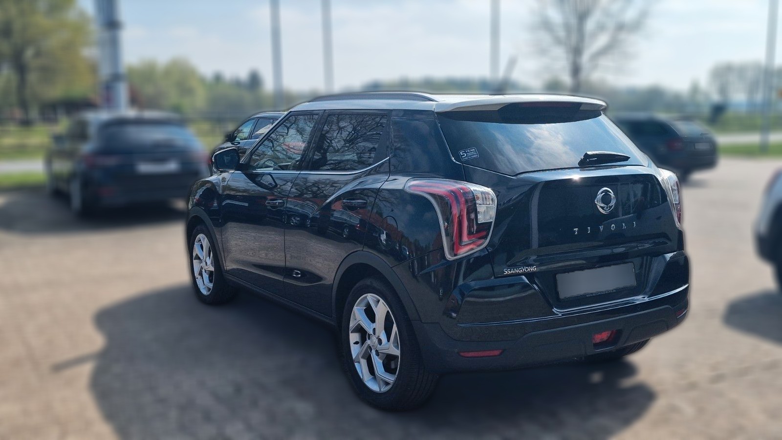 Ssangyong Tivoli 1,5 l Benziner  FIZZ AHK KAMERA S/W RÄDER