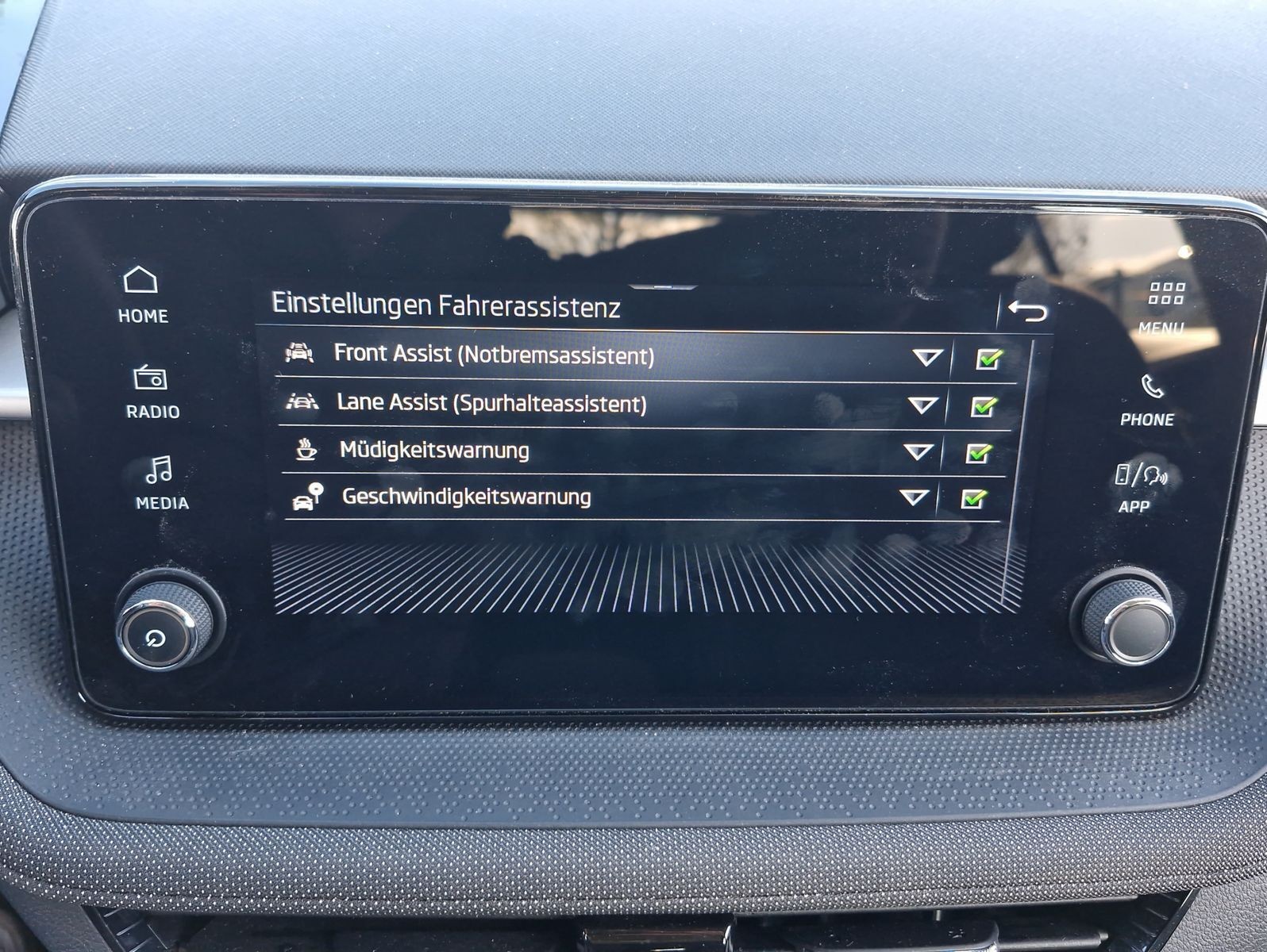 Skoda Fabia 1.0 TSI Selection LED Kamera SHZ CarPlay P