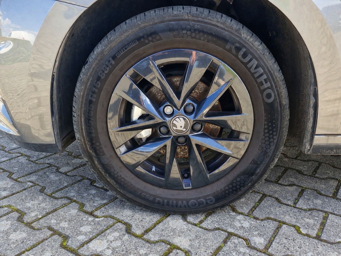 Skoda Fabia 1.0 TSI Selection LED Kamera SHZ CarPlay P