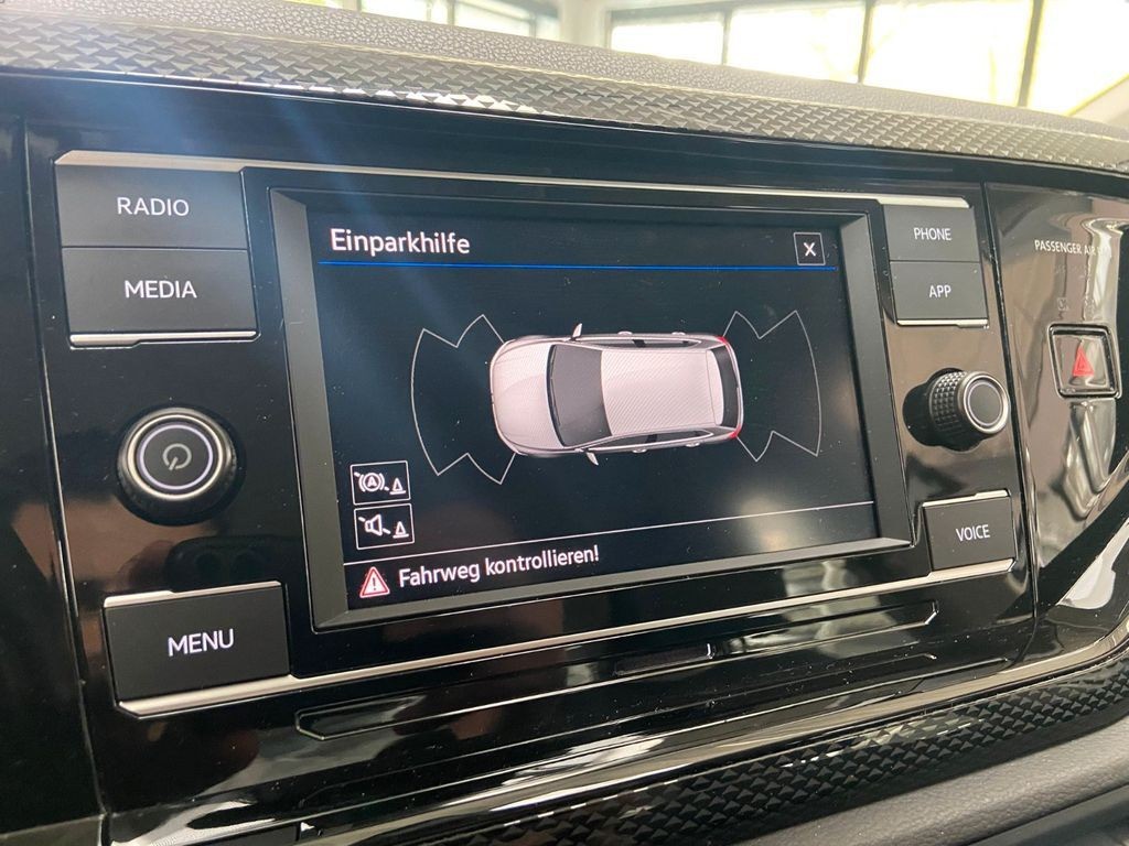 Volkswagen Polo VI 1.0 TSI Life DSG Klimaanlage SHZ LED