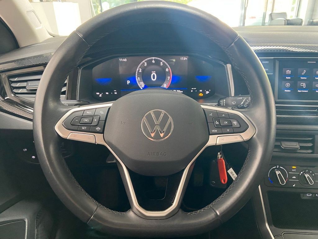 Volkswagen Polo VI 1.0 TSI Life DSG Klimaanlage SHZ LED