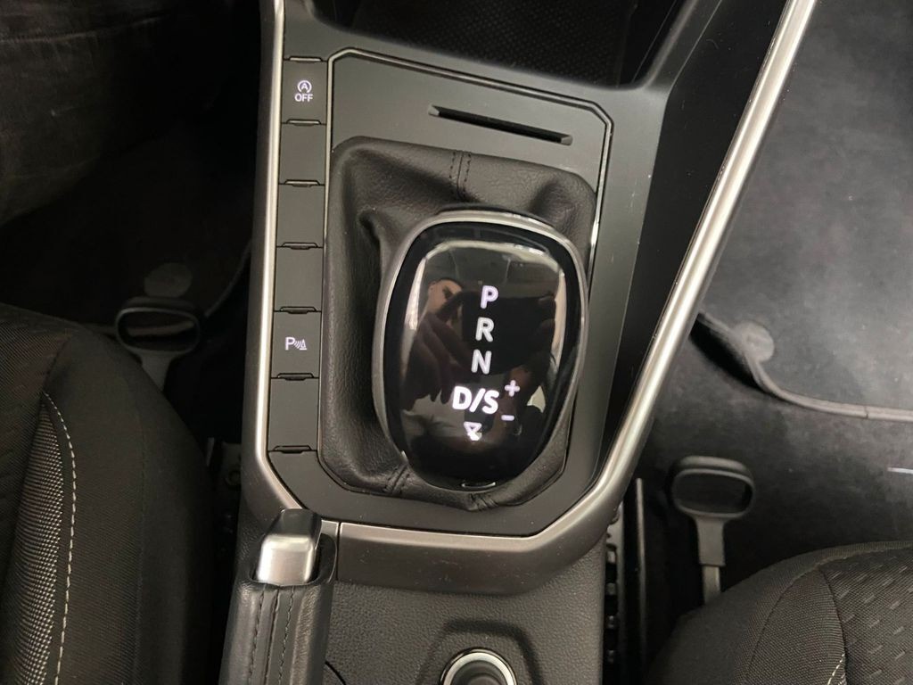 Volkswagen Polo VI 1.0 TSI Life DSG Klimaanlage SHZ LED