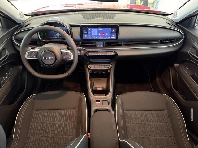 Fiat 600 Speciale Hybrid 1.2 T3 81 kW (110 PS) DCT Winter-Paket, Klimaautomatik, Radi