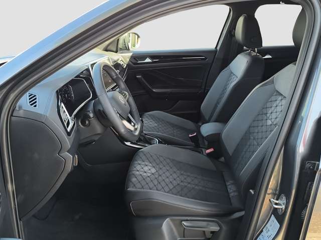 Volkswagen T-Roc 1.5 TSI DSG R-Line LED PARK-ASSIST RFK