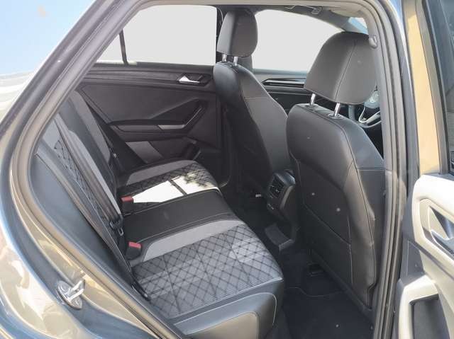 Volkswagen T-Roc 1.5 TSI DSG R-Line LED PARK-ASSIST RFK