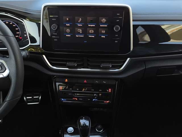 Volkswagen T-Roc 1.5 TSI DSG R-Line LED PARK-ASSIST RFK