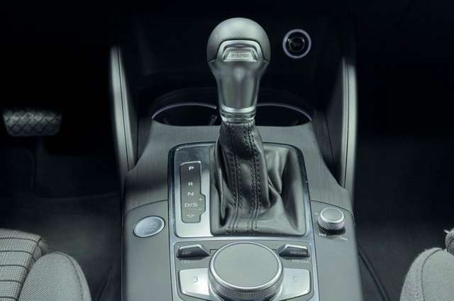 Audi A3 Sportback 40 e-tron*S-TR*LED*NAV*VC*SZH*