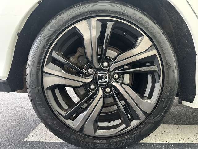 Honda Civic 1.0 Elegance 