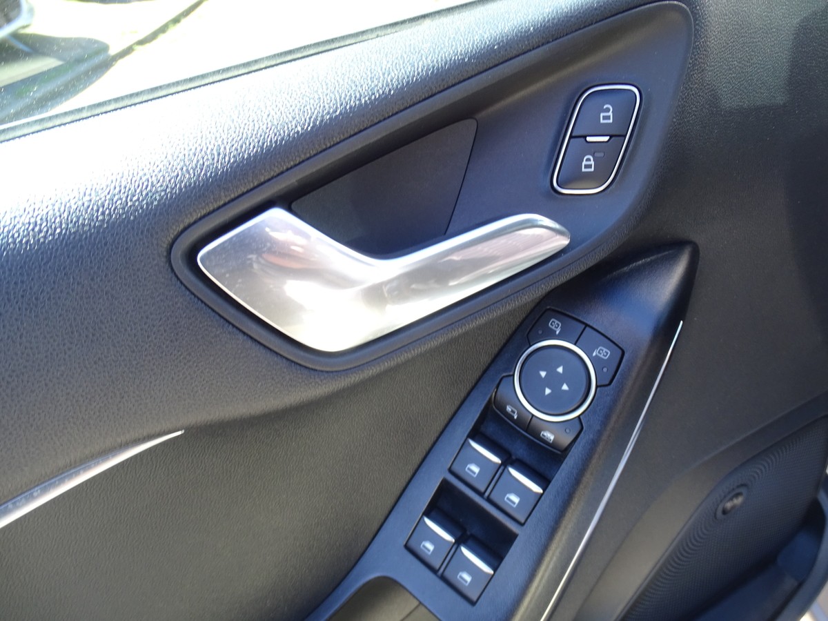 Ford Fiesta 1.0 EcoBoost Vignale Automatik AT Motor