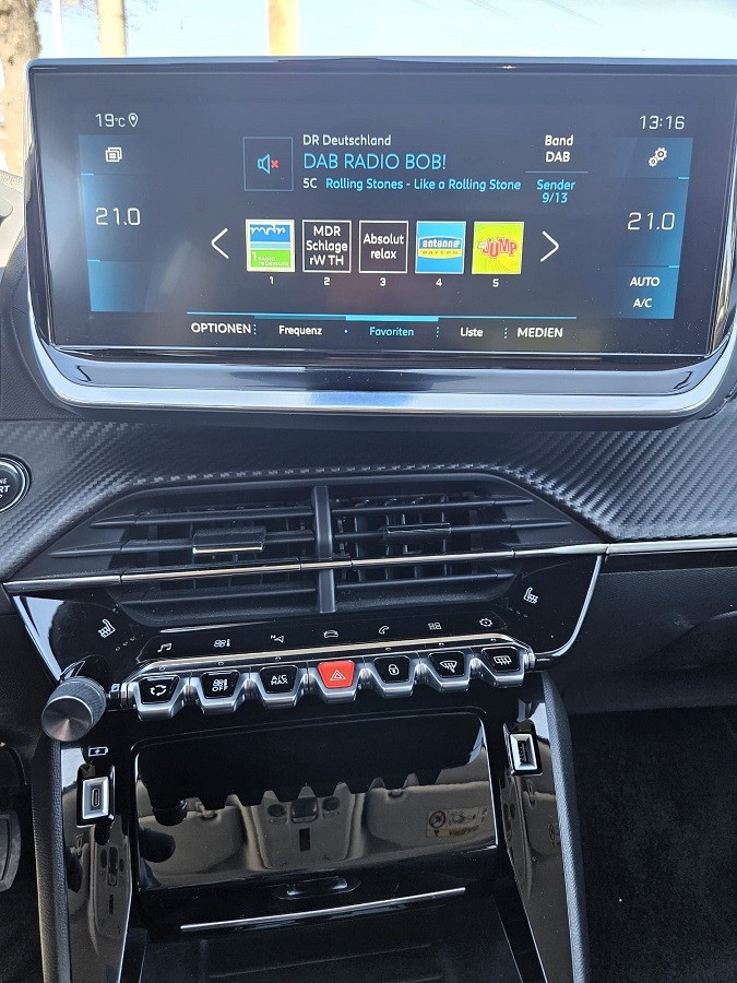 Peugeot 2008 Allure Pack PureTech 130 EAT8 Automatik