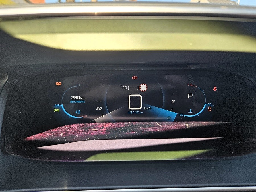 Peugeot 2008 Allure Pack PureTech 130 EAT8 Automatik