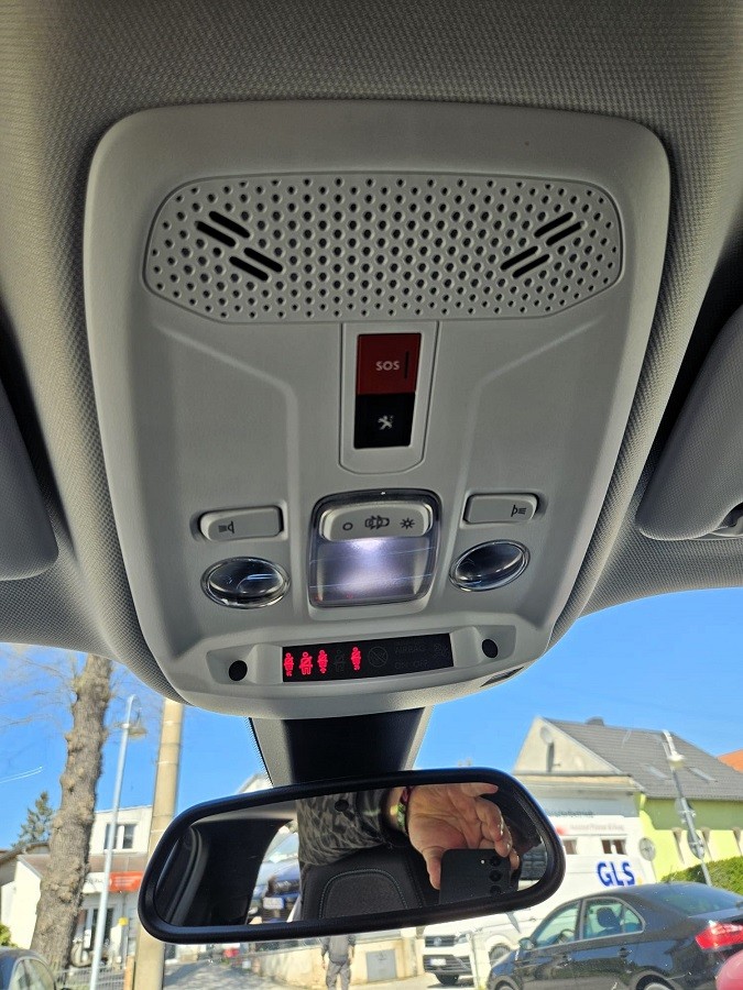 Peugeot 2008 Allure Pack PureTech 130 EAT8 Automatik