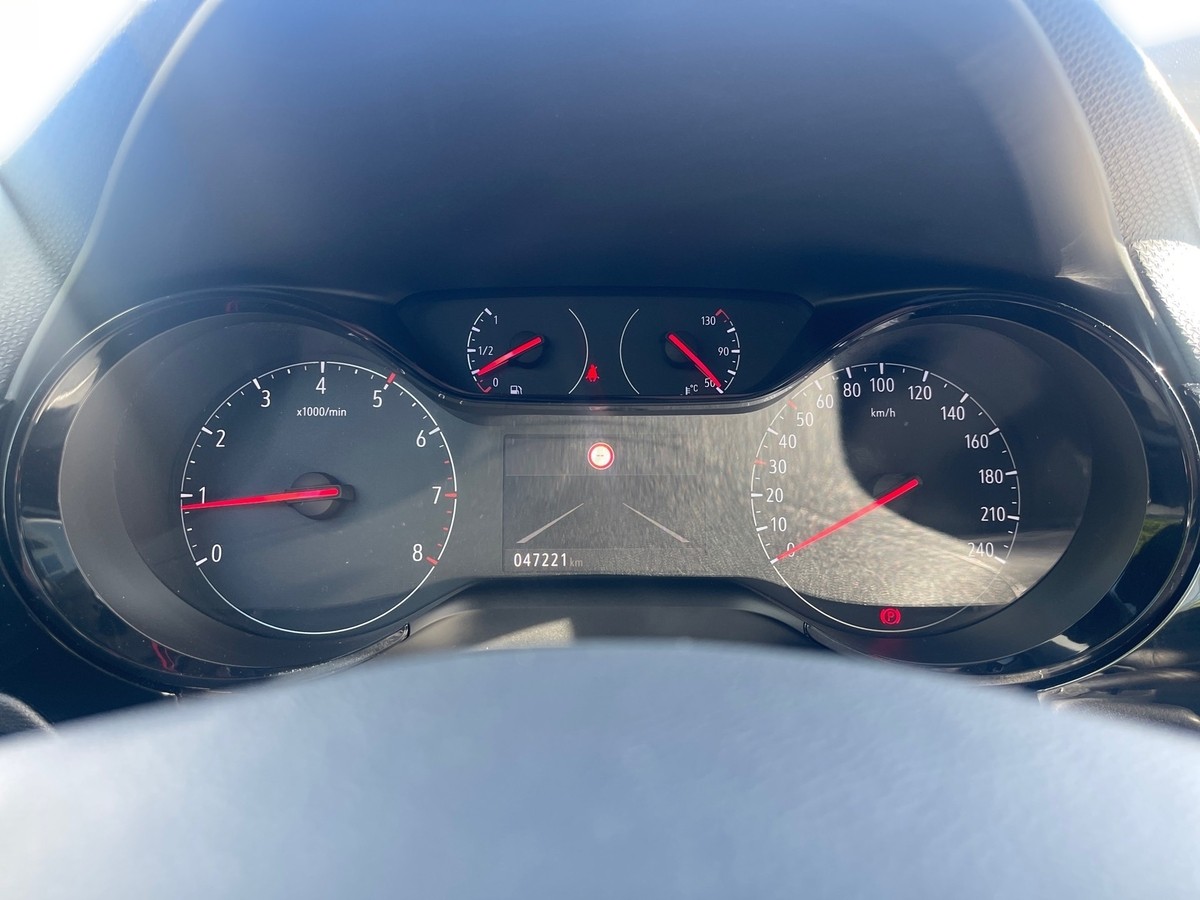 Opel Corsa F 1.5 Edition AHK PDC Spurh. DAB Navi Tempomat