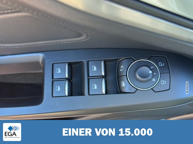 Ford Focus Turnier Titanium NAVI AHK LED ACC SHZ Apple CarPlay