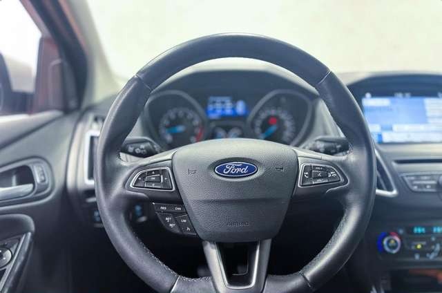 Ford Focus Lim. Titanium Klima Xenon Navi