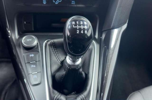 Ford Focus Lim. Titanium Klima Xenon Navi