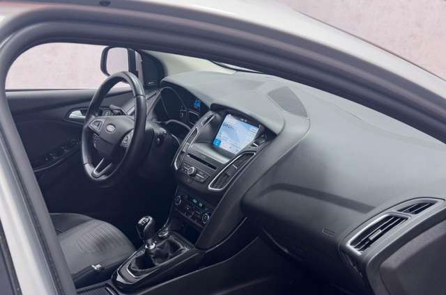 Ford Focus Lim. Titanium Klima Xenon Navi