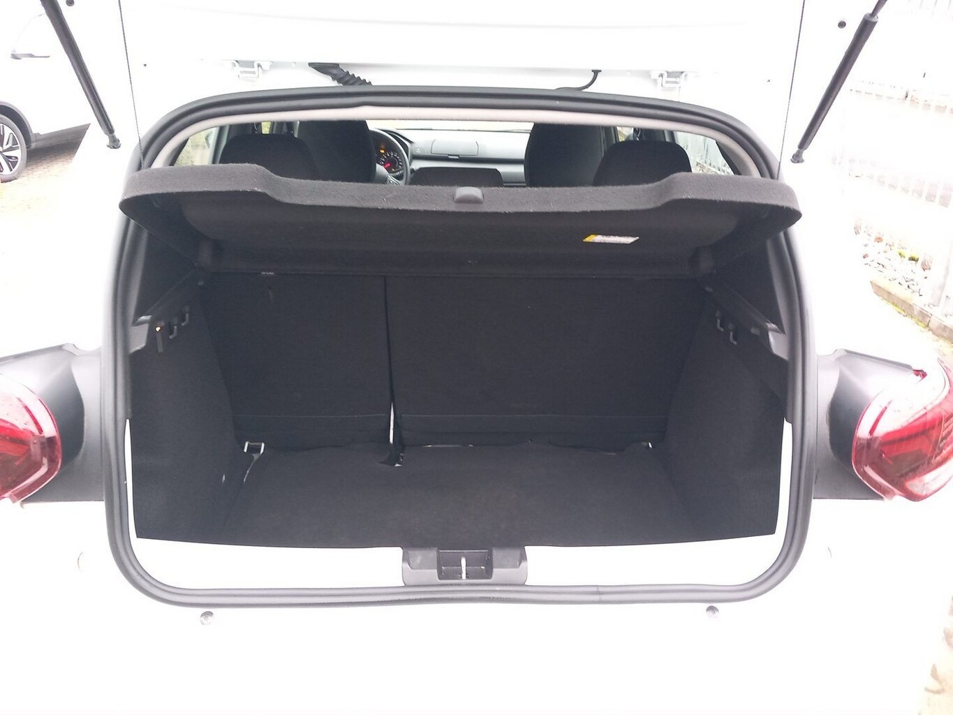 Dacia Sandero III 1.0 TCe 90 Essential LED Temp