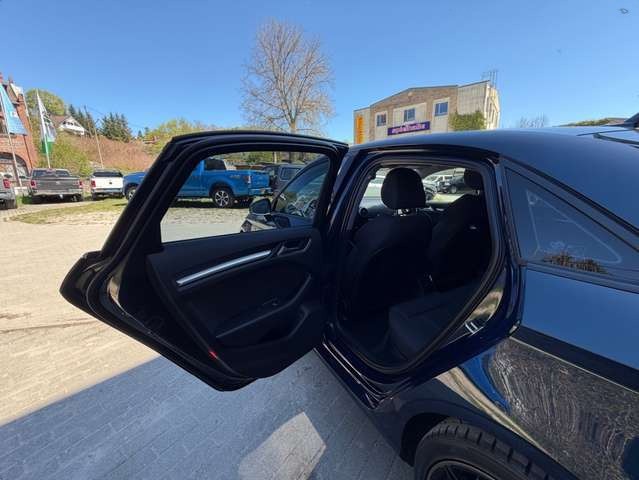 Audi A3 1,4 TFSI S LINE LIMOUSINE SERVICE NEU