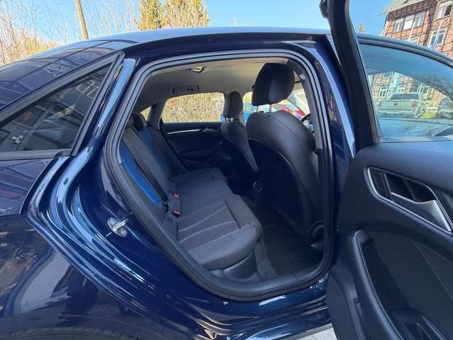 Audi A3 1,4 TFSI S LINE LIMOUSINE SERVICE NEU