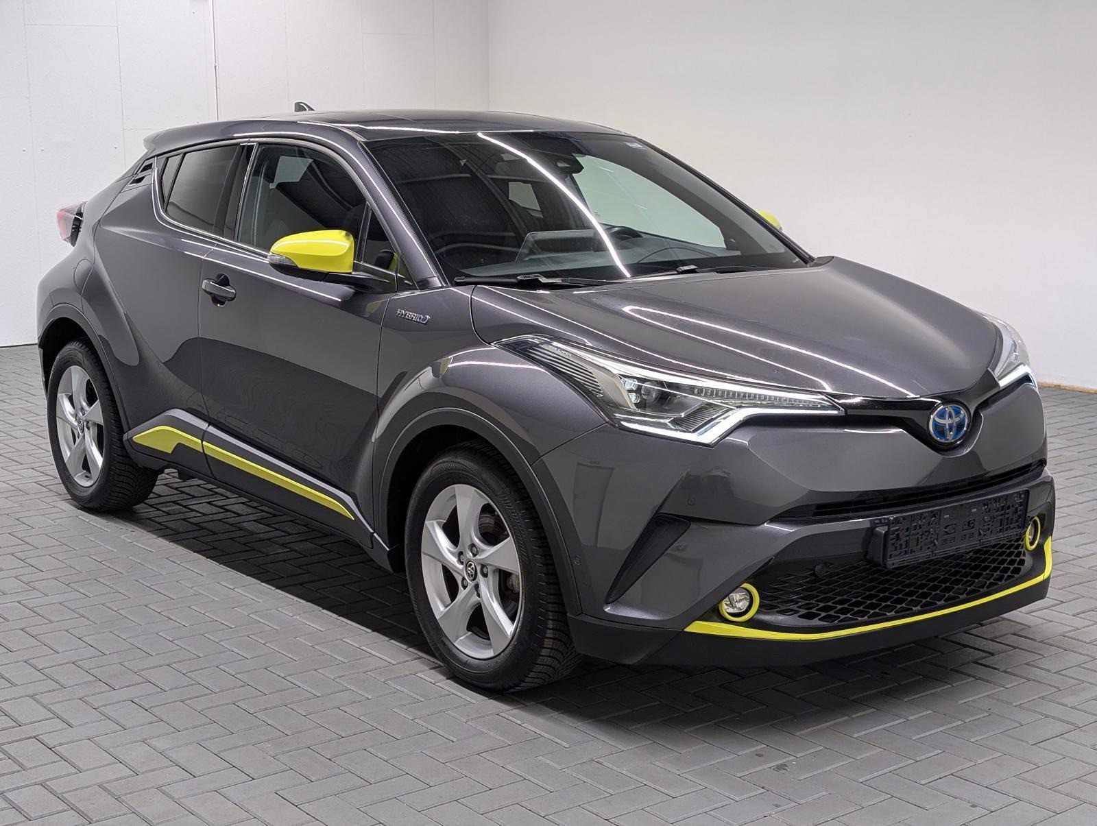 Toyota C-HR Hybrid Team D LED/Navi/SHZ/LHZ/Kam/ACC/17LM