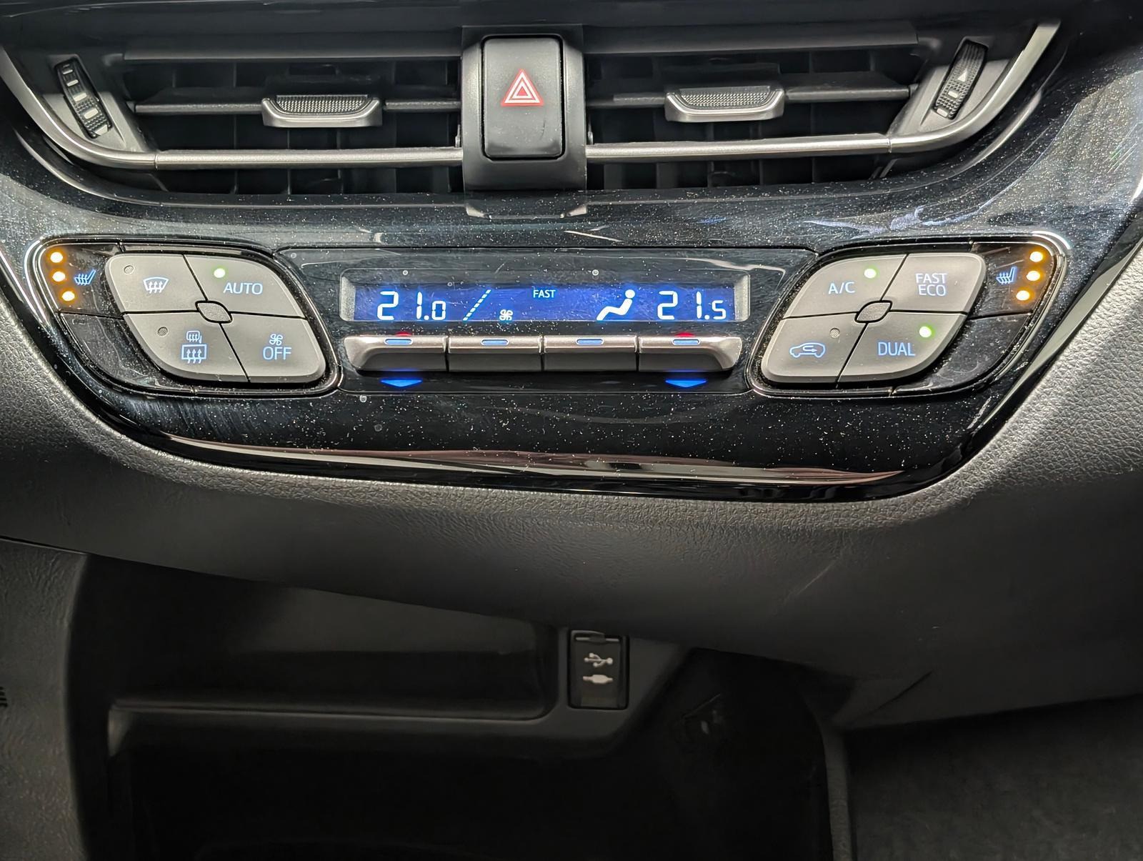 Toyota C-HR Hybrid Team D LED/Navi/SHZ/LHZ/Kam/ACC/17LM