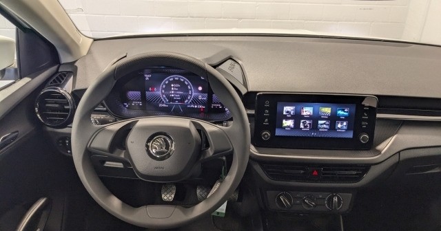 Skoda Fabia Essence 1.0MPI Klima BT LED-Scheinw.