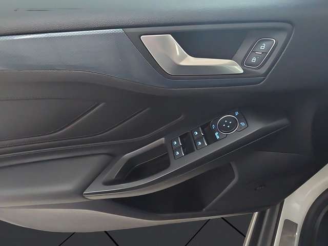 Ford Focus Turnier Active Automatik *AHK*PANO*ACC*LED