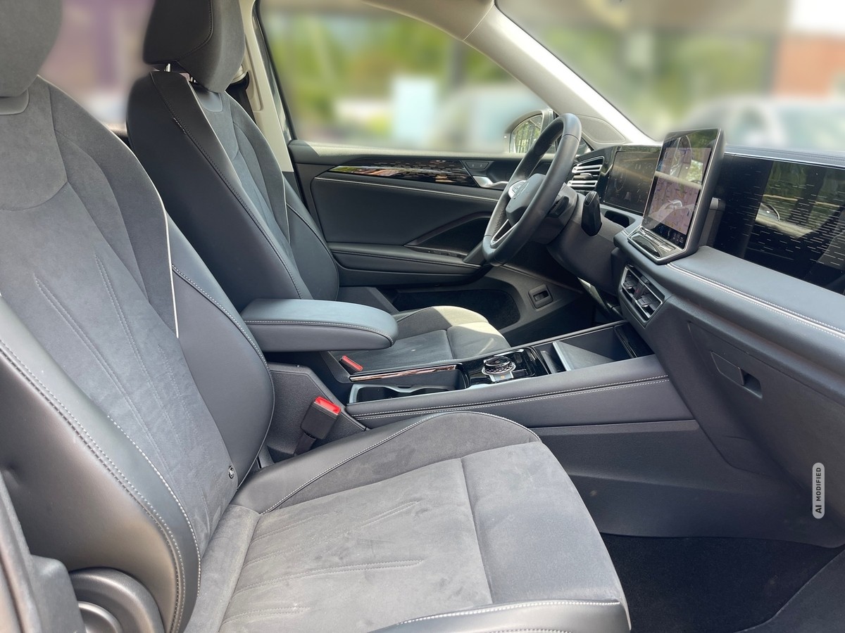 Volkswagen Tiguan 1.5 eTSI Elegance AHK elektr.Heckklappe LED Sitzh ACC