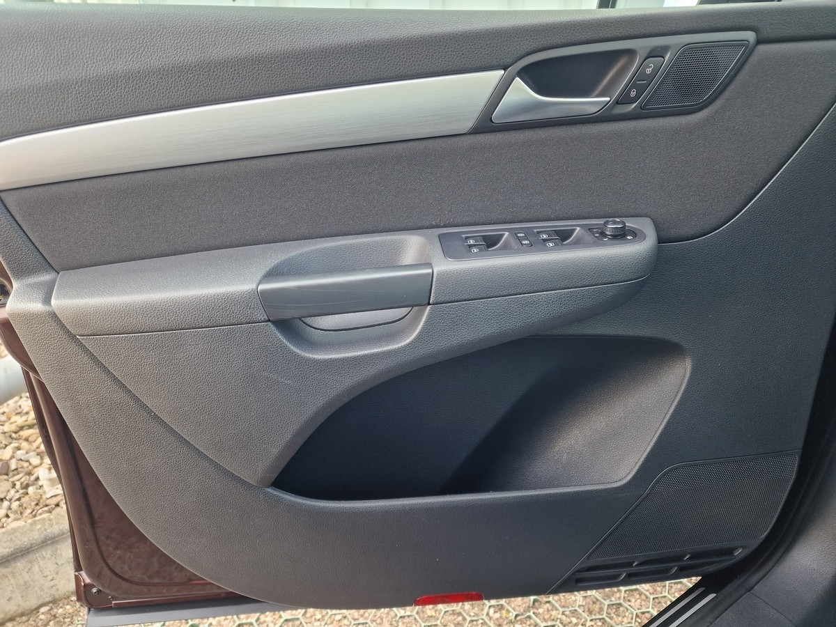 Volkswagen Sharan TSi Comfortline*AHK*R-Kamera*Sitzheizung