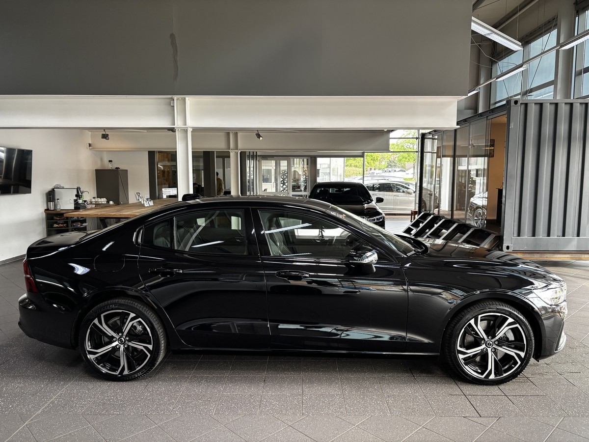 Volvo S60 B5 AWD Ultimate Dark LED ACC Pano 360 H&K